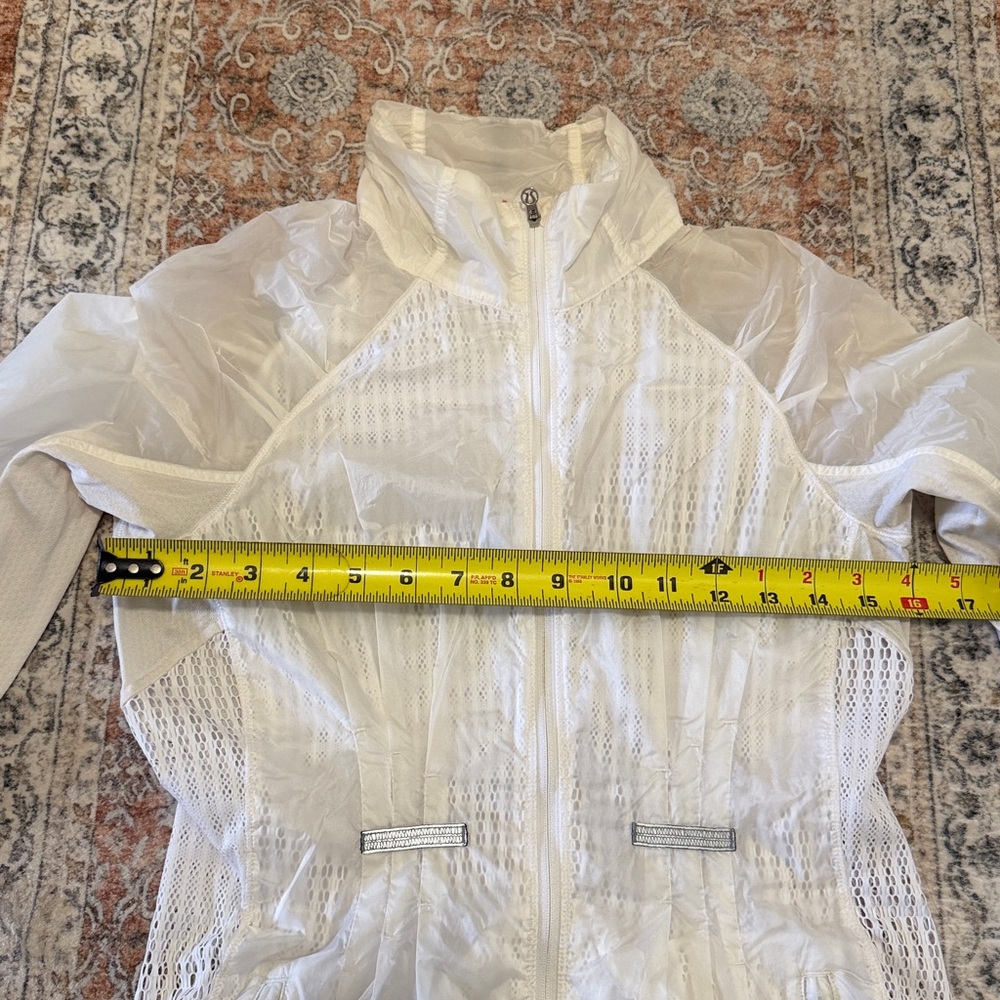 Lululemon Run Wild Jacket Full Zip White Mesh Lace Ruffle Lightweight - Picture 6 of 6